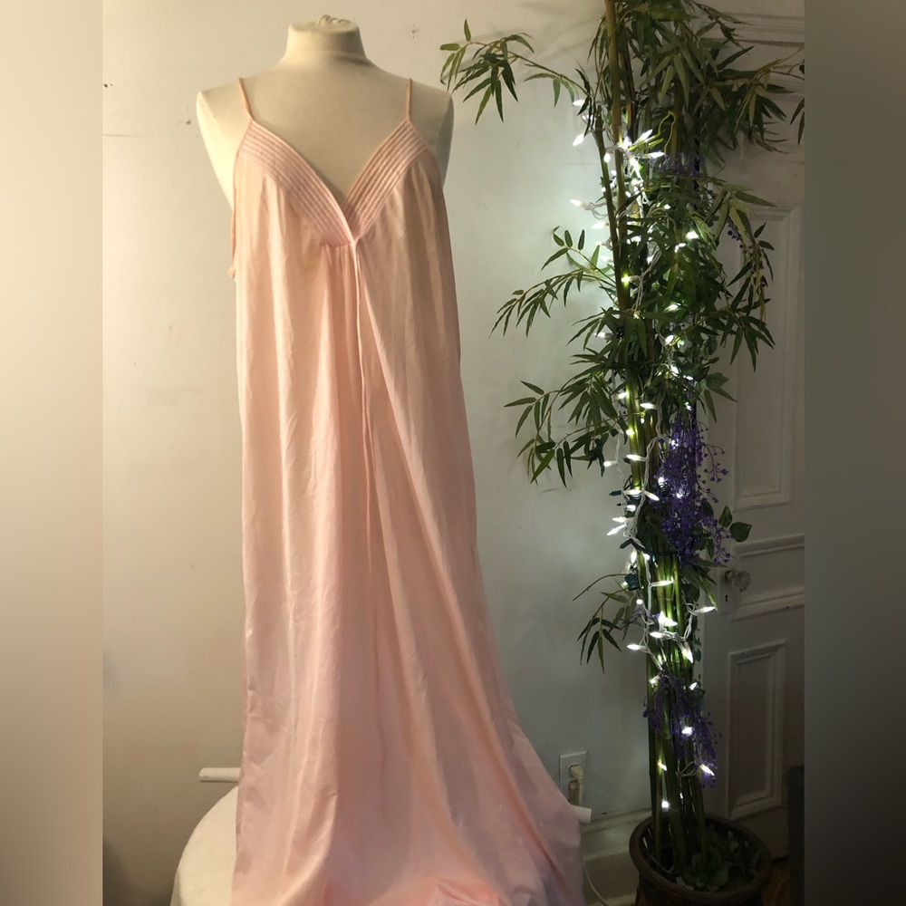 Vintage pink pastel maxi nite gown large
